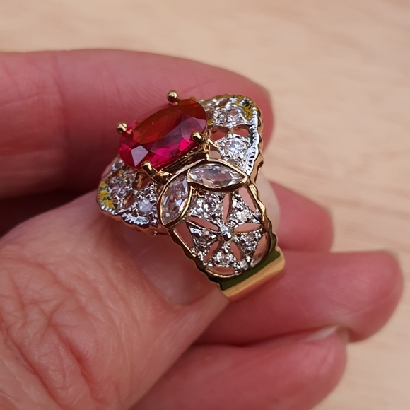 Swarovski Crystal Faux Garnet and Diamond Ring - Picture 4 of 10